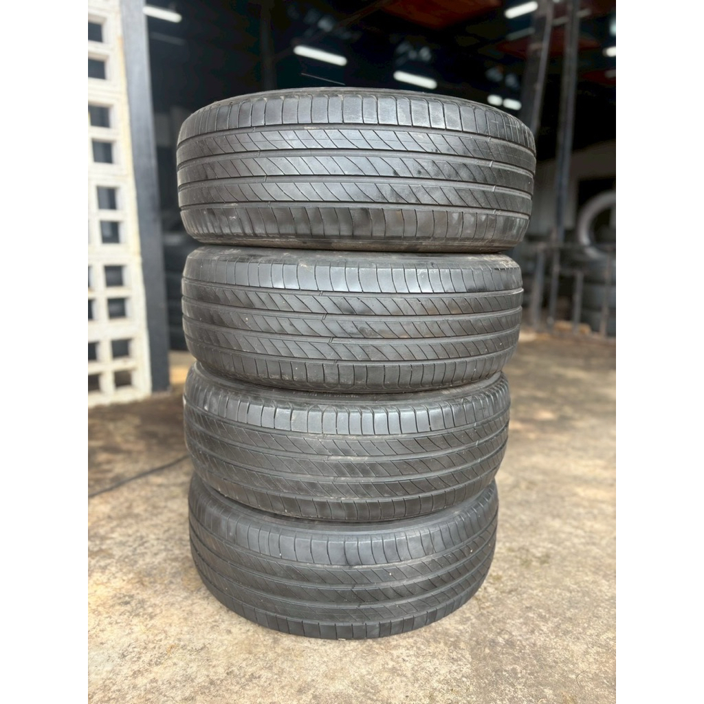 ยาง % 215/60R17 Michelin ปี 23 ไร้ปะ ดอกยางสวย (ราคาต่อเส้น)