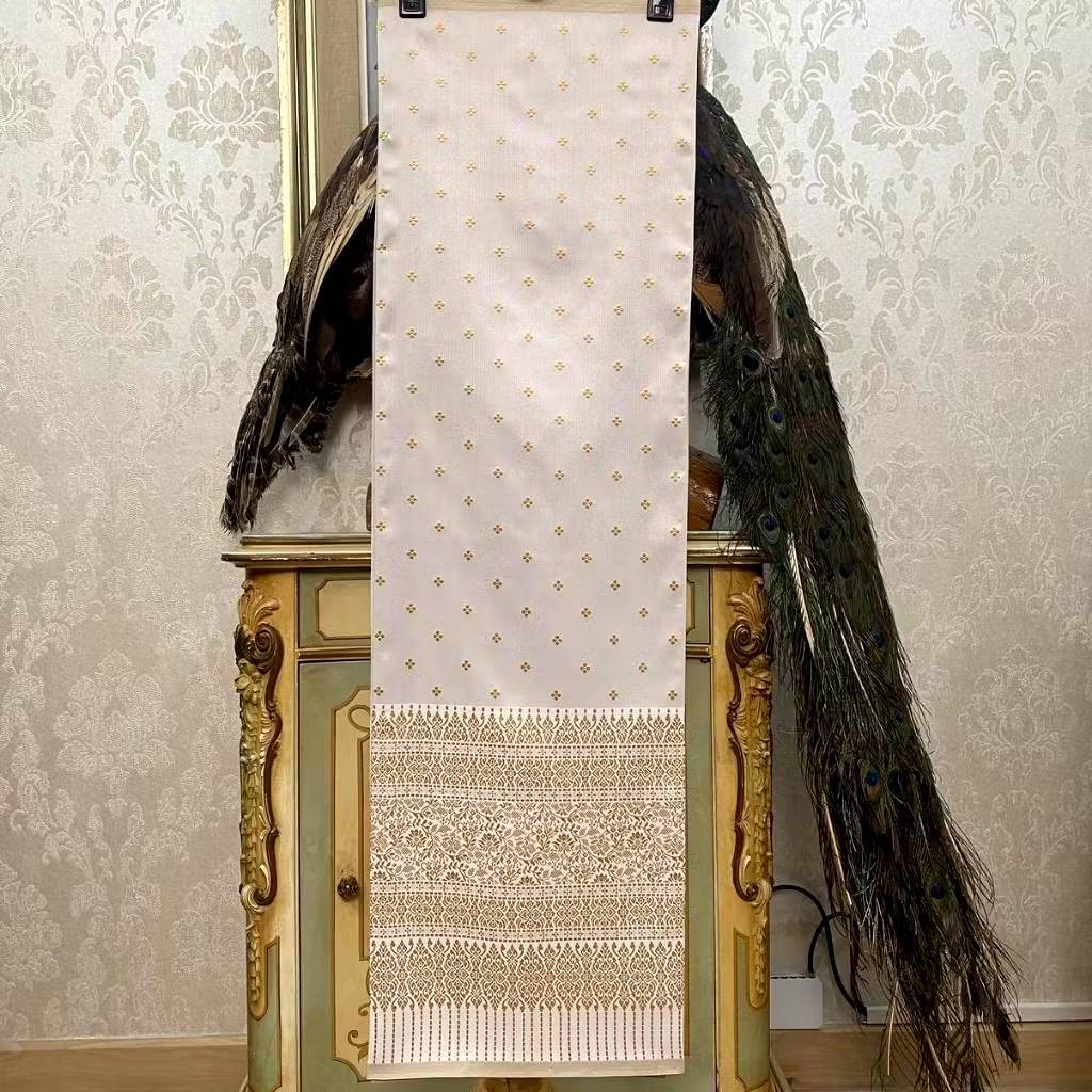 JN67 ผ้าไหมเเกมฝ้าย ทอลาย ยกดอกลำพูน ล้านนาสารภี สีขาวงาช้าง ขนาด 2 หลา