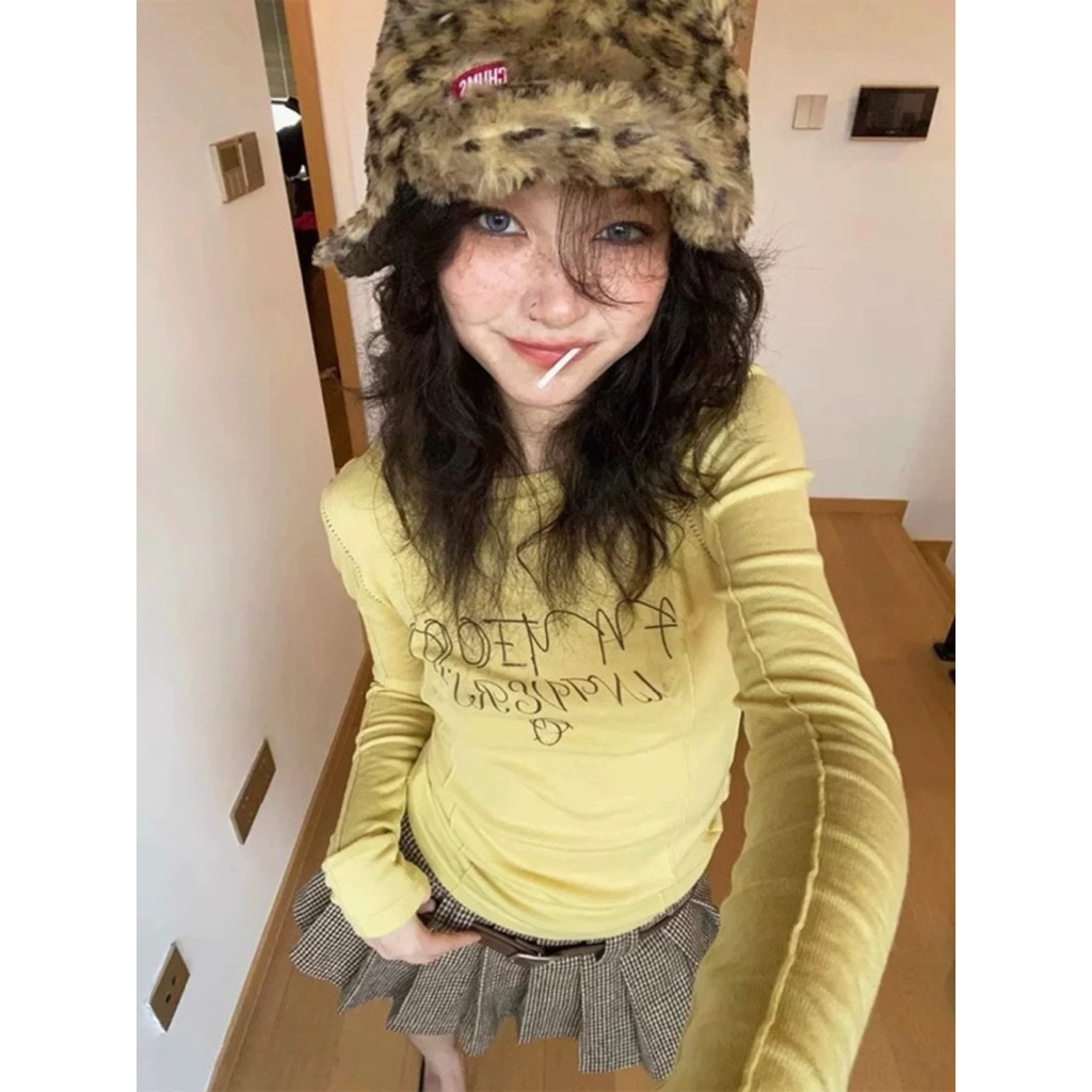 Lemonade top-เสื้อแขนยาวพอดีตัวสีเหลืองมะนาว