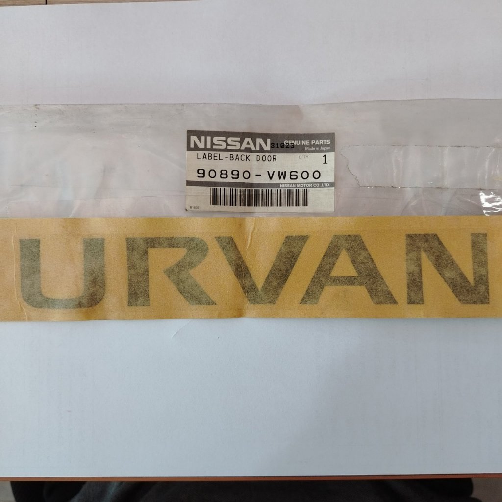 #งานใหม่  สติ๊กเกอร์  รถยนต์  “URVAN” (90890-VW600)  แท้งานศูนย์100%  NISSAN