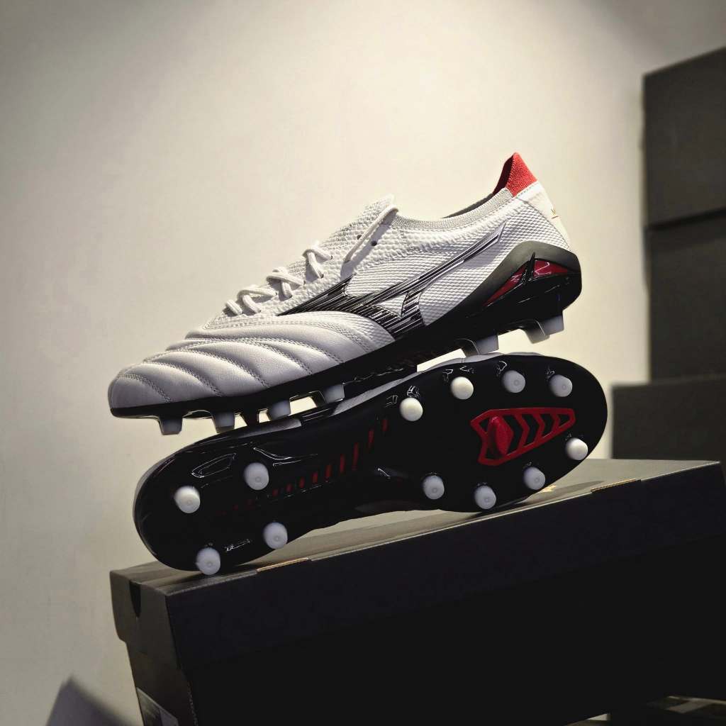 MORELIA  BETA  JAPAN - WHITE/BLACK OG4009
