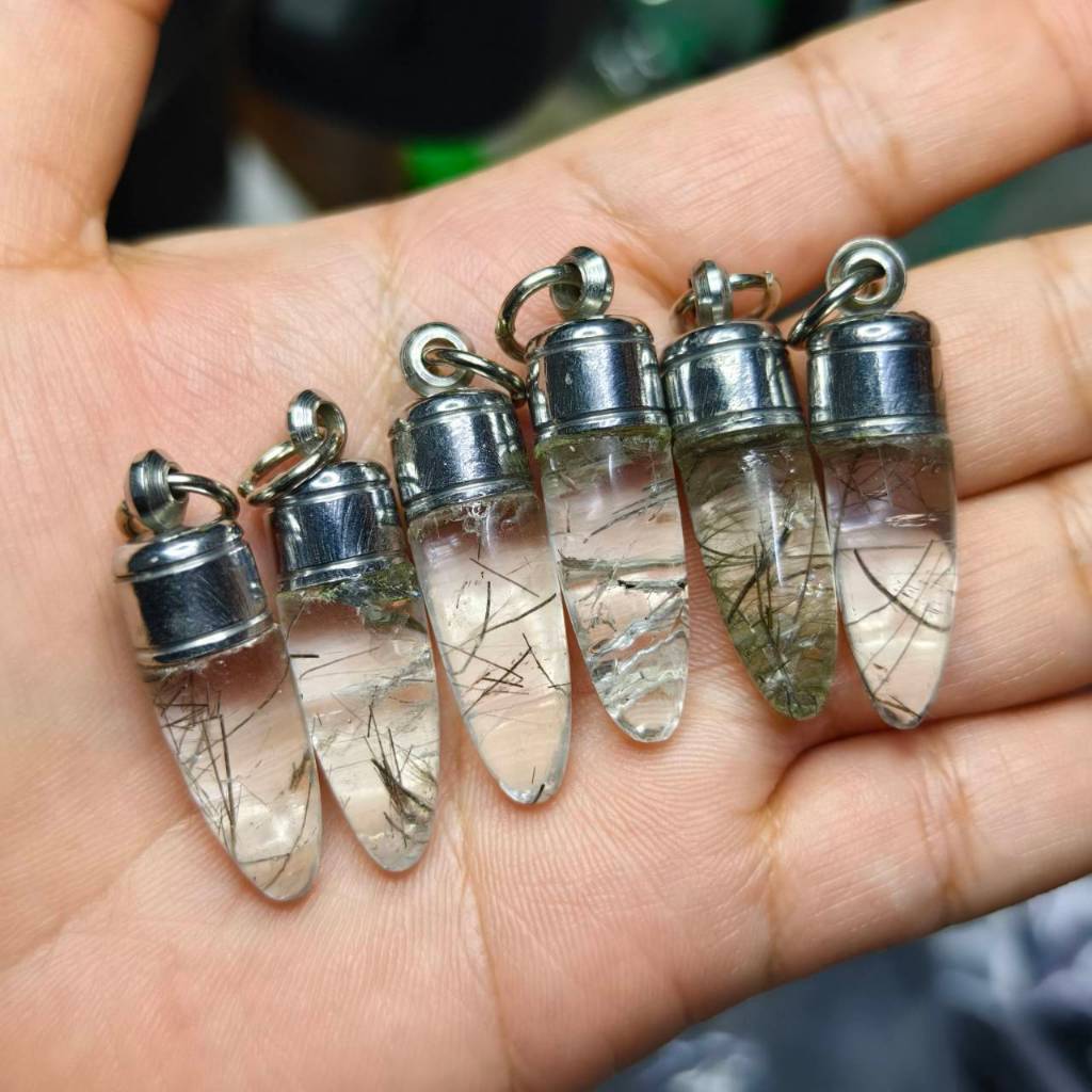 จี้แก้วขนเหล็ก “ทรงกระสุนพลัง” (Rutilated Quartz Bullet Pendant)