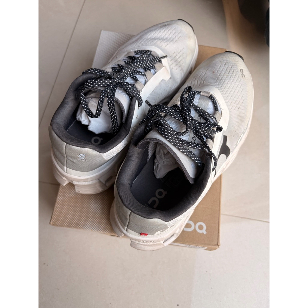 ส่งต่อรองเท้าผ้าใบQC