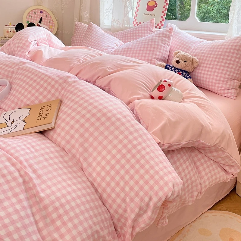【ในสต็อก】ชุดเครื่องนอน 4 ชิ้น ปลอกผ้านวม+ปลอกหมอน+ผ้าปู ครบชุด 5-6 ฟุต สินค้าคุณภาพสูง ตารางสีชมพูน้ำเงิน 4ใน1 5/6ฟุต thumbnail 3