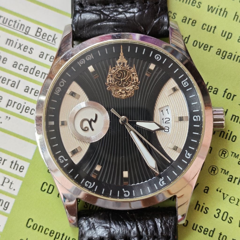 นาฬิกาวินเทจ Wise ตราสัญลักษณ์ ภปร ร.9 หน้าดำยอดนิยม มือสองสภาพสวย ระบบควอตซ์ สายใหม่หนังจระเข้แท้ ข