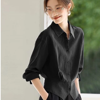 Dodeเสื้อเชิ้ตแขนยาวสีพื้นสไตล์ฝรั่งเศสสำหรับผู้หญิงตัวนี้มีทรงเข้ารูปช่วงเอวและปกคอพับลง ทำให้เหมาะสำหรับฤดูใบไม้99260