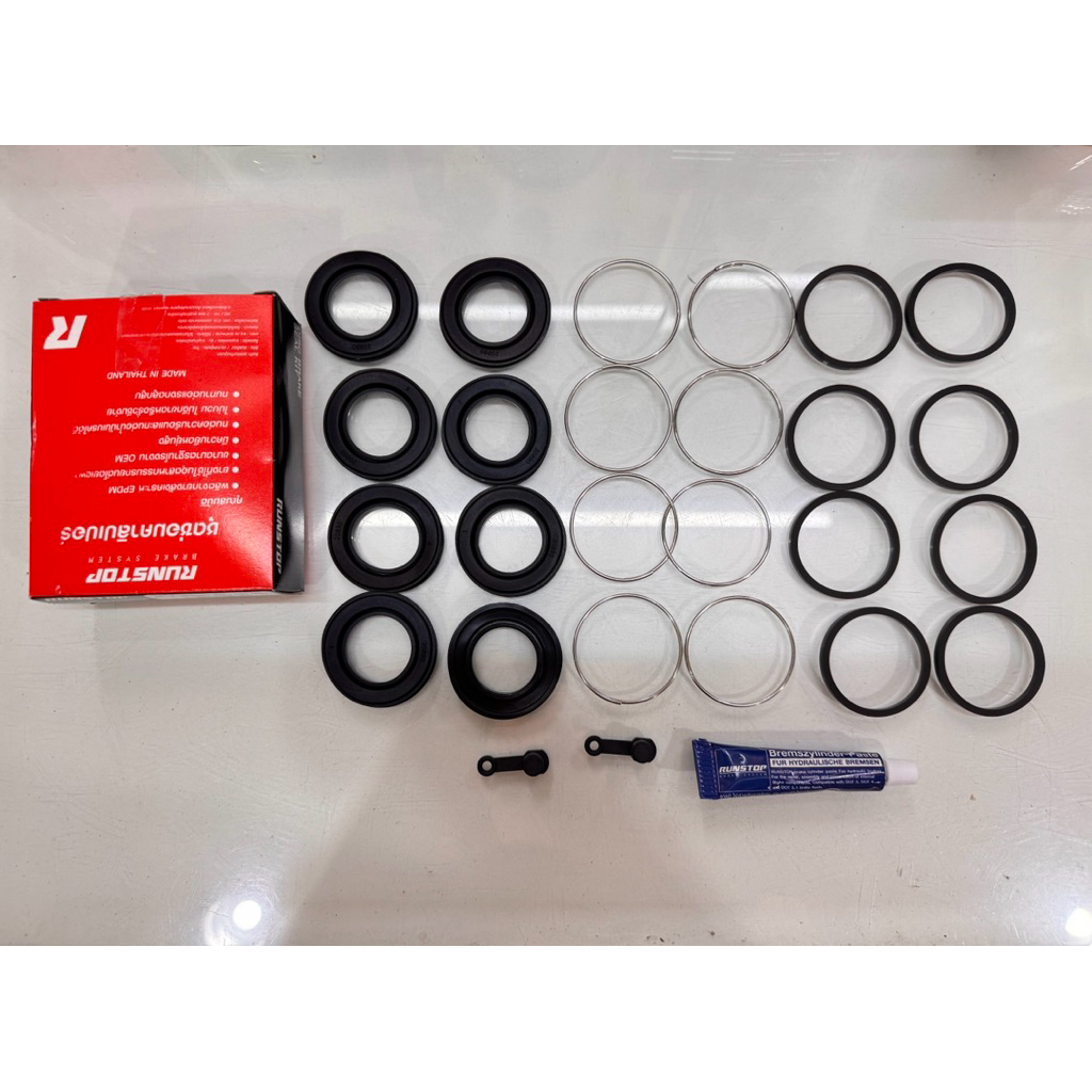 ชุดซ่อมดิสเบรคสกายไลน์ R32 / R33 2 POT (คู่หน้า/คู่หลัง)  Runstop