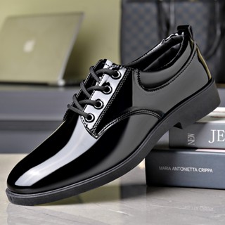 รองเท้าหนัง รองเท้าหนังแก้วสีดำแบบผูกเชือกสำหรับผู้ชาย รองเท…