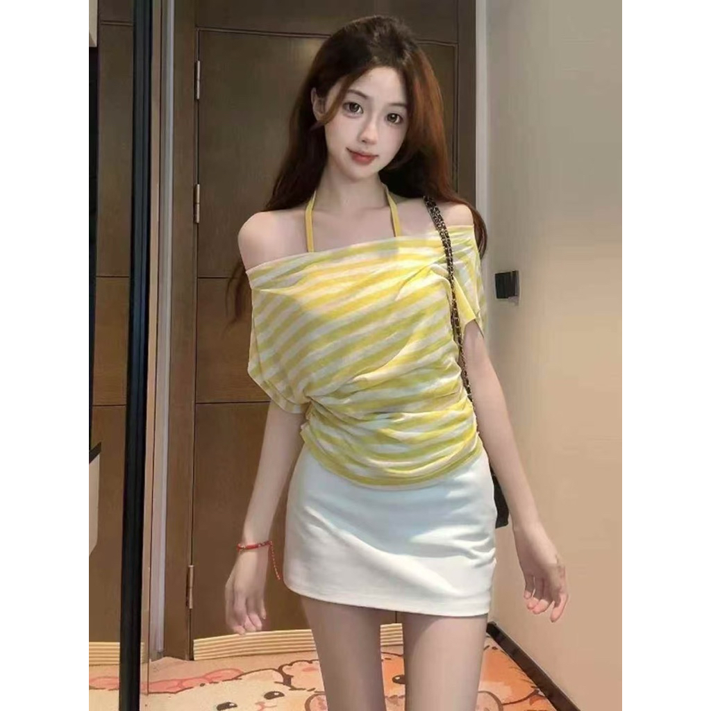 📍พร้อมส่ง เหลือง📍9115# Set 2 pcs เสื้อคอกว้าง ลายริ้ว + เสื้อบราผูกคอ มีฟองน้ำช่วงอก TAG:WG.WE 🇰🇷