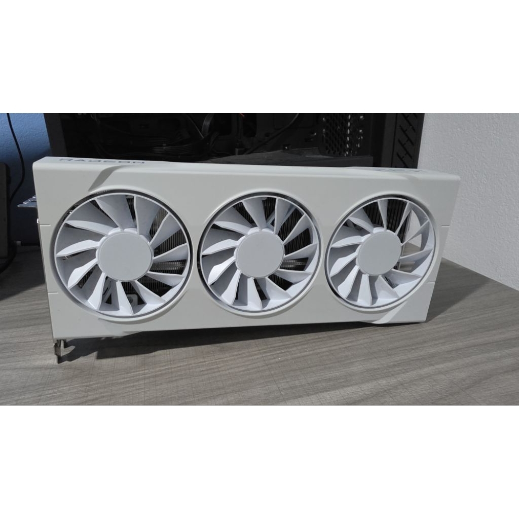 RX 9060XT 16GB XFX มือสอง