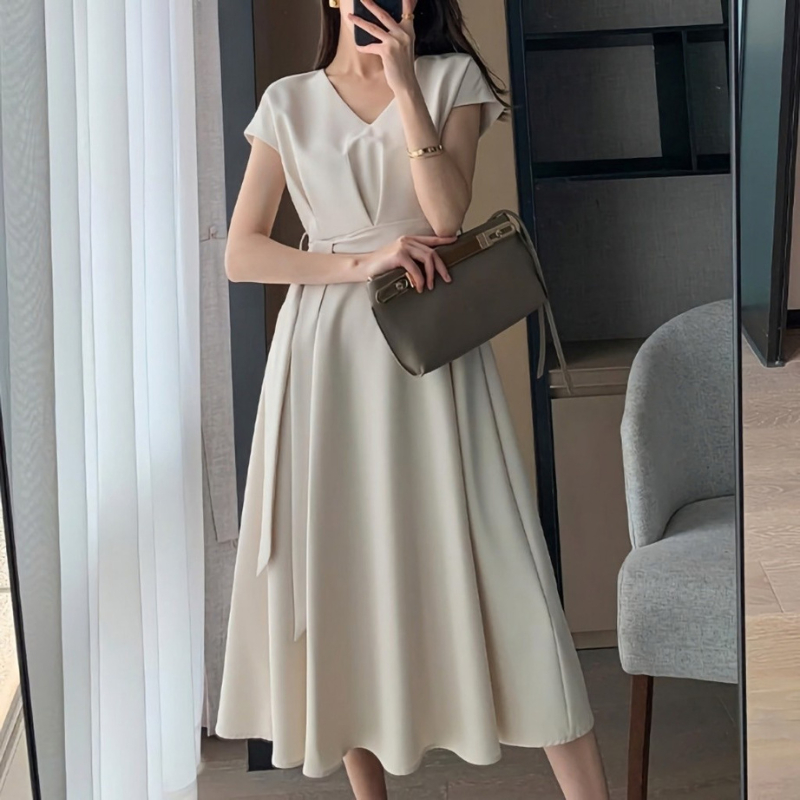 [S-5XL] ชุดเดรส เดรสผู้หญิง เรียบหรู มีเชือกมัดเอวเข้ารูป คอวี เรียบง่าย ปกปิดหน้าท้อง เดรสออกงาน เดรสสาวอวบ Dress