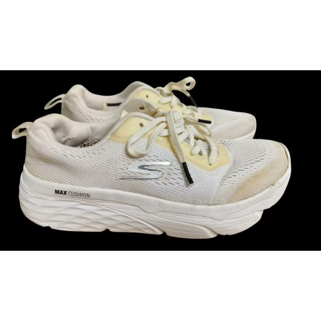 รองเท้า Sketchers มือสอง