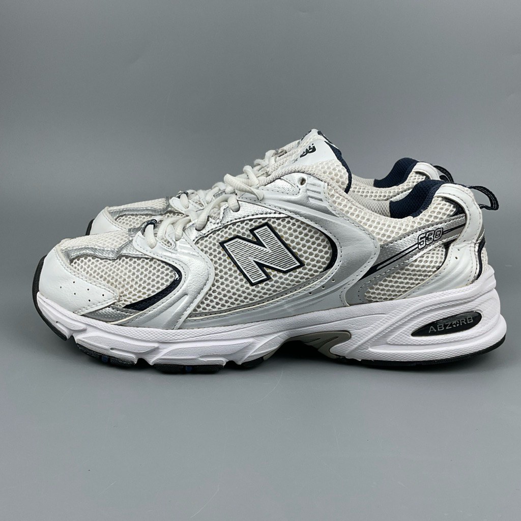 รองเท้ามือสองของแท้💯(44/28 cm)