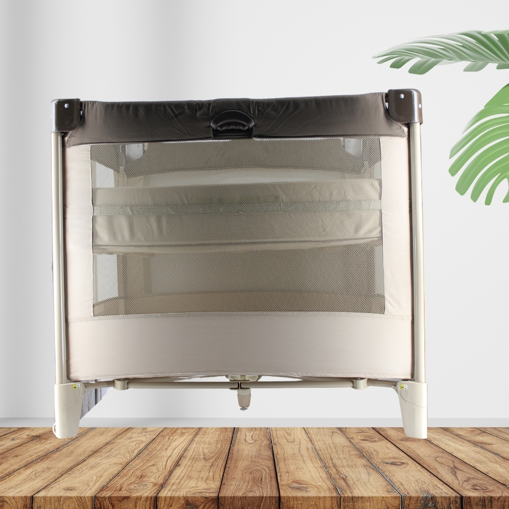 (ของใหม่มีตำหนิเล็กน้อย) เตียงนอนเด็ก APRICA รุ่น Coconel