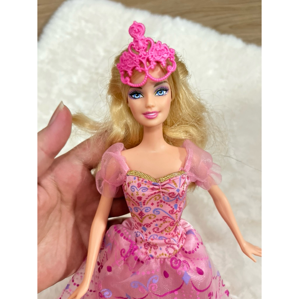 ตุ๊กตาบาร์บี้ คอรินน์ DVD เรื่อง บาร์บี้และสามทหารเสือ รุ่นรอง ของแท้ตรงรุ่น ไม่มีสร้อย+รองเท้า