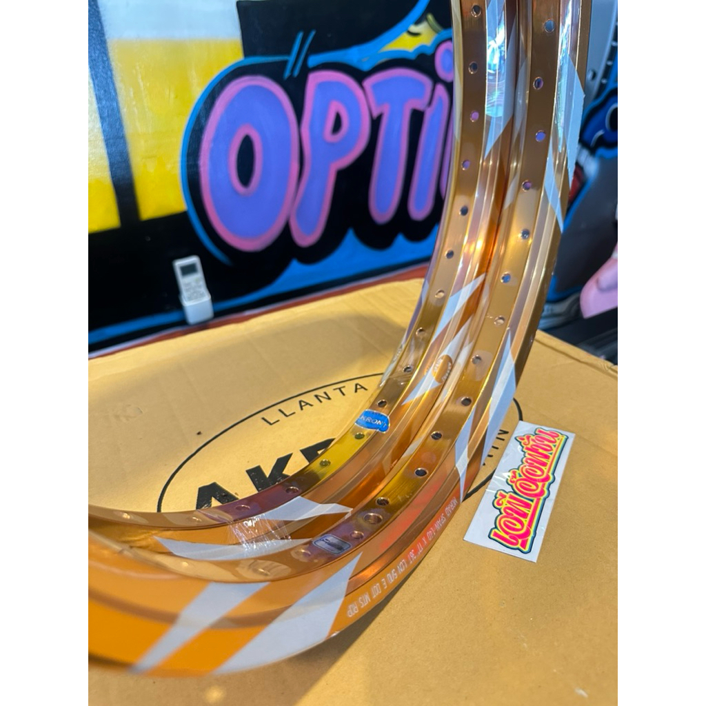 ล้อAKRONT ZBK racing ลายสายฟ้าสีทองปี10 ขอบ1.40x17 ลายสายฟ้า/ทูโทน