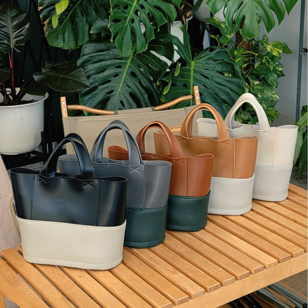 Miniature tote กระเป๋าถือใบเล็ก ตัดต่อหนังสีทูโทน WHITEOAKFACTORY กระเป๋าหนัง
