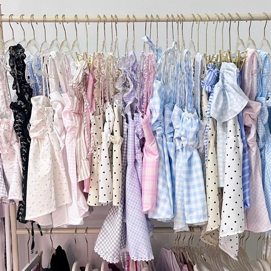 💗Pari💗เสื้อสายเดี่ยว ปาดไหล่ คล้องคอ น่ารัก ฟรีไซส์ขนาดอก 30-36" (อัพเดท25-5-69)