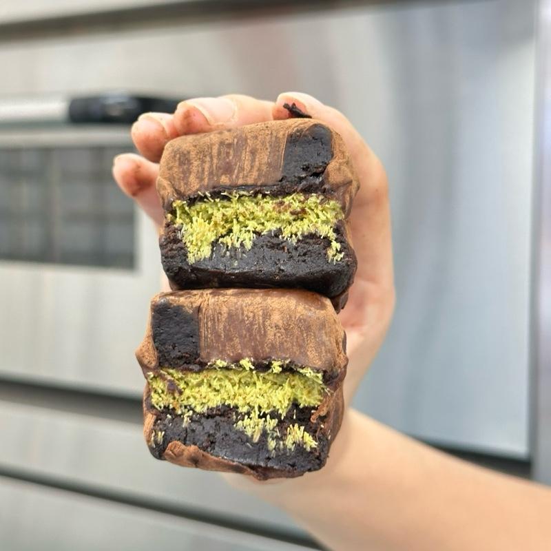 ดูไบชิววี่บราวนี่ Dubai chewy Brownie