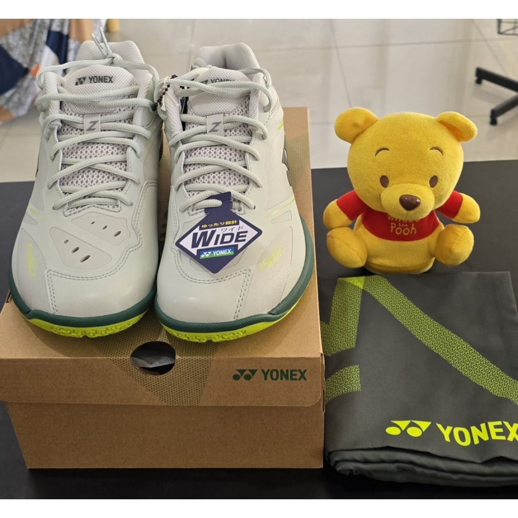🔥Limited🔥รองเท้าแบดมินตัน Yonex Power Cushion 65ZVA Wide สี Grayish Beige Limited Victor Axelsen และ