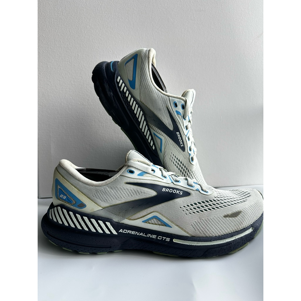 รองเท้ามือสอง Brooks Adrenaline GTS 23