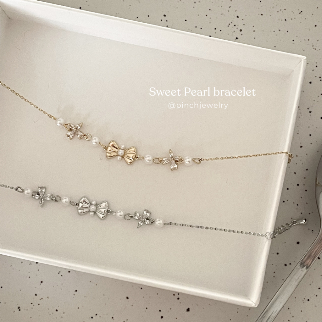 Pinch Sweet Pearl Bracelet สร้อยข้อมือโบว์ประดับมุก