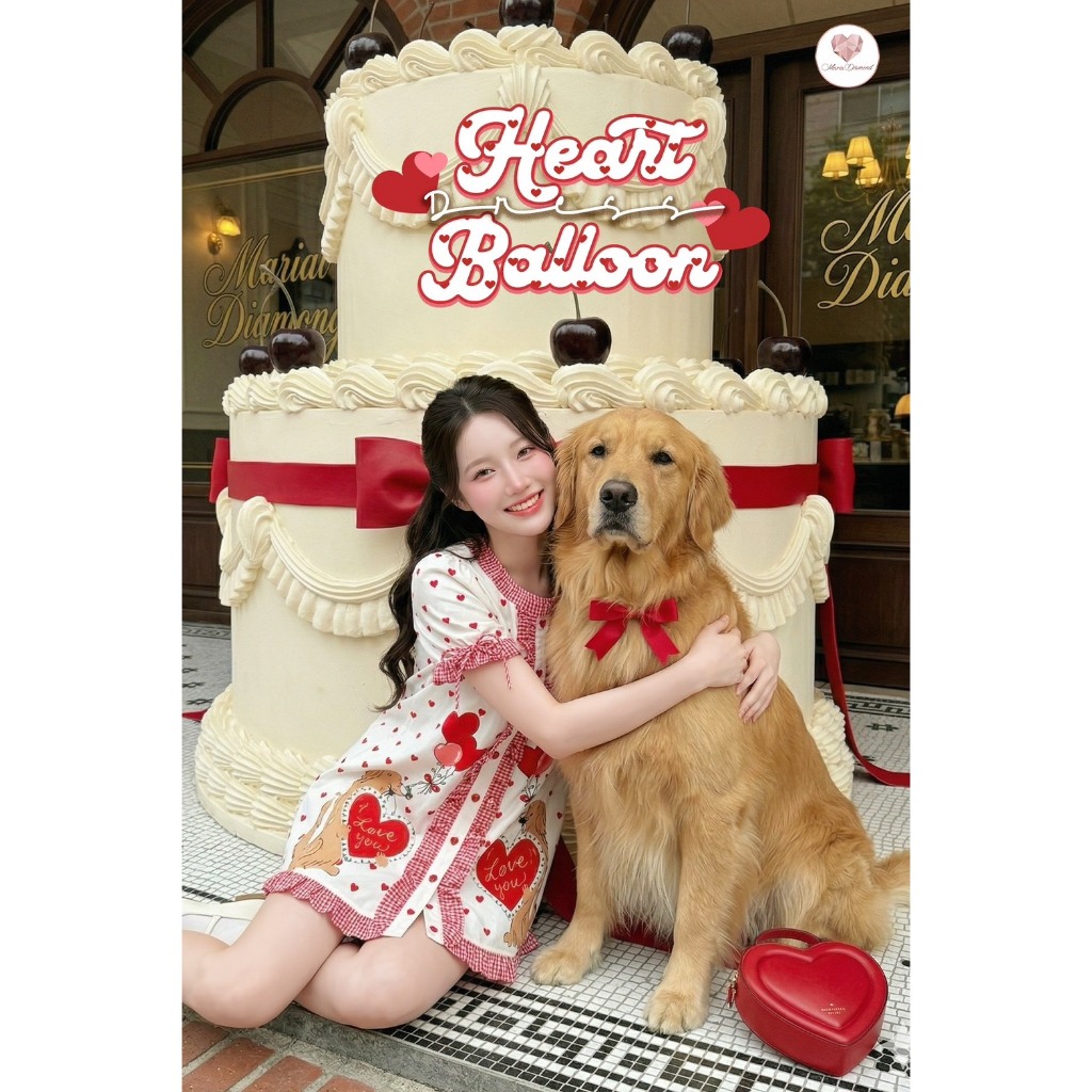 (มี3XL) Maria Diamond สีขาวแดง Heart Balloon Dress เดรสทรงปล่อยผ้าเปเป้พิมพ์ลาย แขนสั้น แต่งกระดุมหน้า มีซิปหลัง มีซับใน