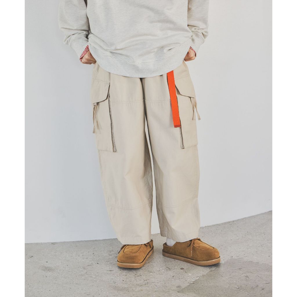 niko and ... กางเกงมิลิทารี ทรงไวด์ Back satin military pants