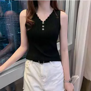 MQzz4289 *พร้อมส่ง* เสื้อกล้ามไหมพรม คอวีร่องเล็ก ตกแต่งกระดุม สีเยอะมากกก Freesize