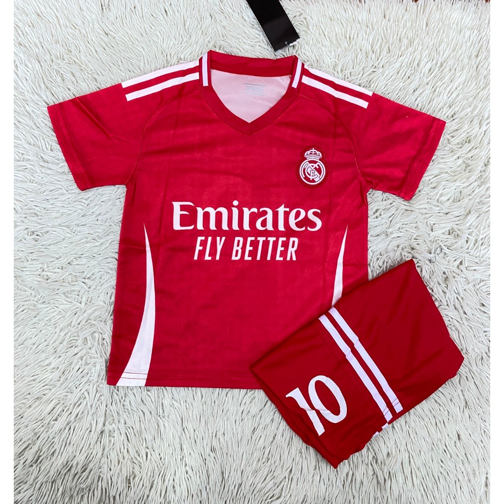 ชุดฟุตบอลเด็กเบอร์10สีแดงชื่อMBAPPEทีมเรอัล มาดริดเสื้อ+กางเกง