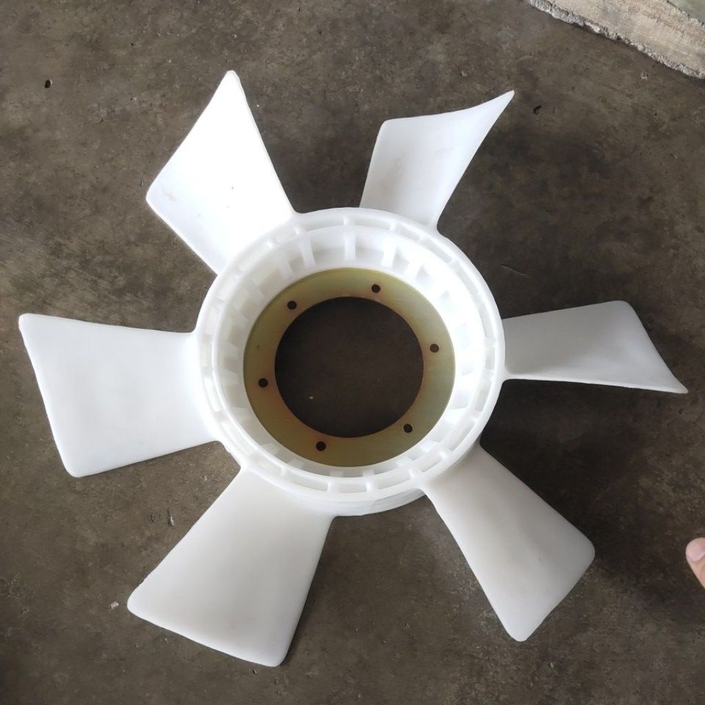 ใบพัดลมหน้าเครื่อง สําหรับ ISUZU DECA270 (6SD1-TC)