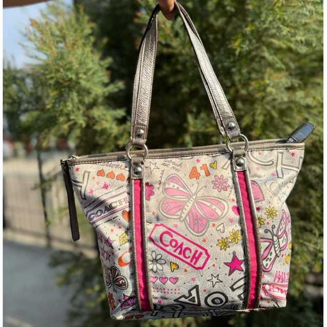 Authentic 💯 | Coach bag serial #K1076-F15712 Graffiti FLOWER TOTE SHOULDER BAG Small