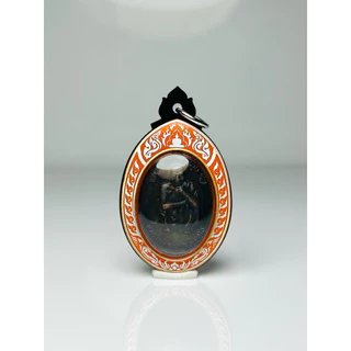 กรอบพระสำเร็จ เหรียญหลวงพ่อคูณ ปริสุทฺโธ ขนาดพระ 2.3x3.1 รวมห่วง 3.5 cm. เช่นรุ่นรับเสด็จ ฯลฯ รบกวนวัดขนาดพระก่อนซื้อ