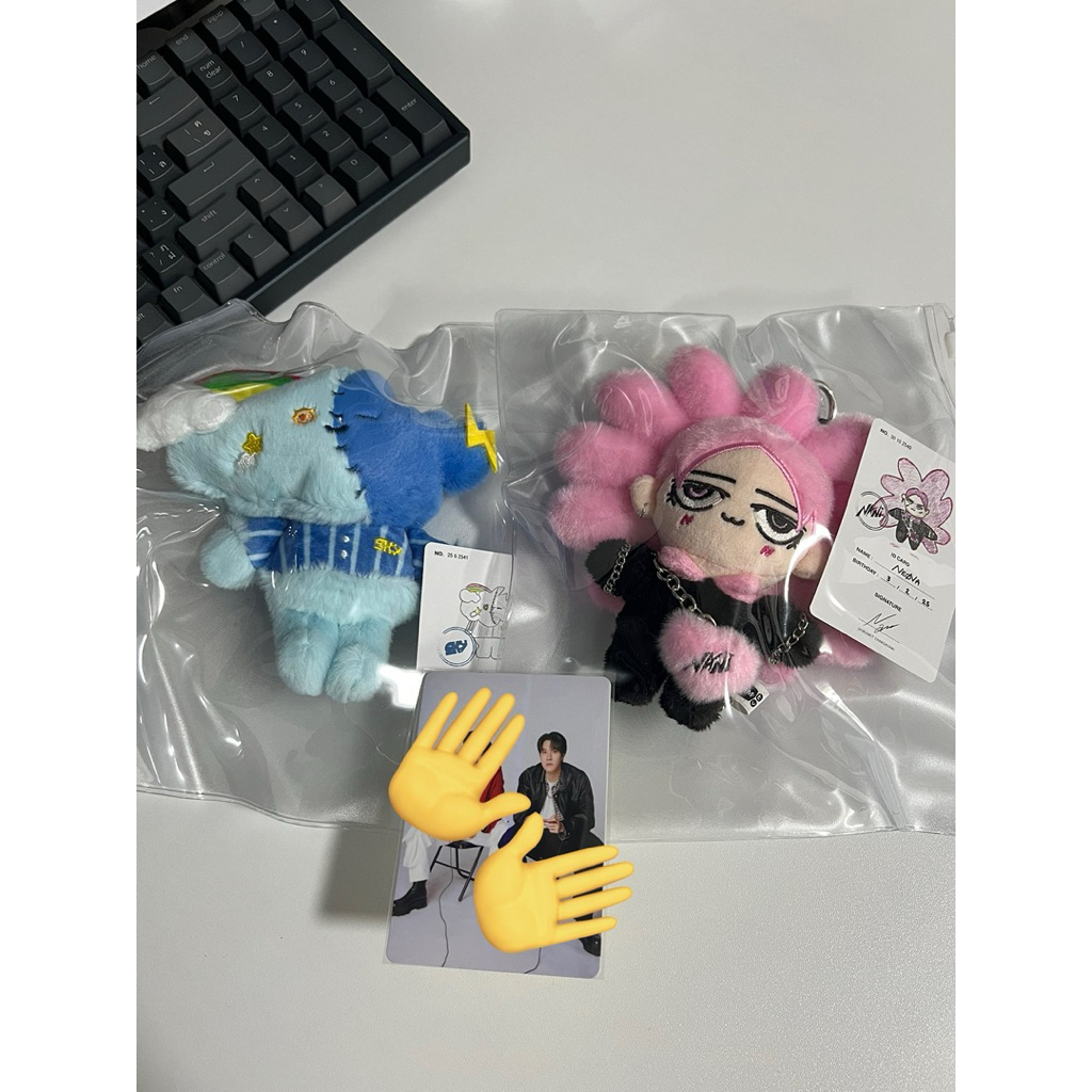 Smyle doll keychain/Neona doll keychain