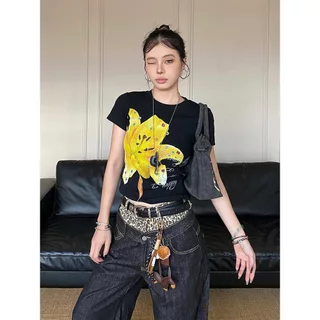 Rita พร้อมส่ง🍒เสื้อยืดลายดอกไม้สไตล์เกาหลี แต่งตัวกับกระโปรงสั้น สวมใส่สบาย ทรงกระชับ ใส่ได้ทุกวัน เข้ากับทุกลุค
