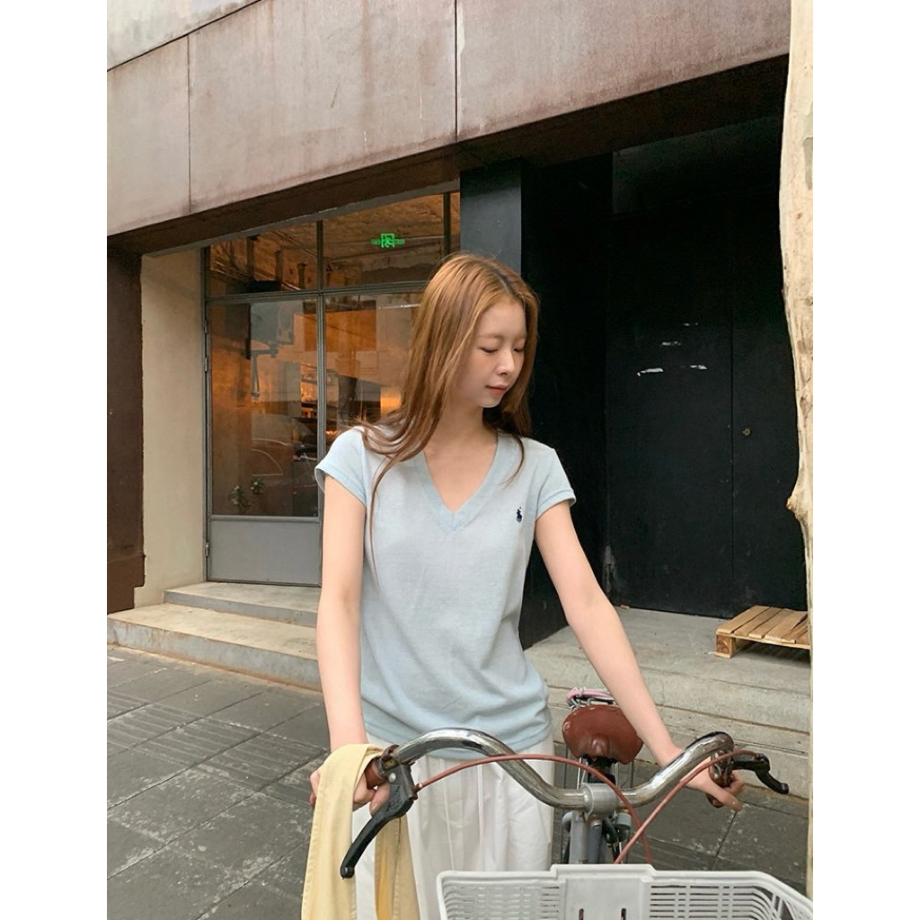 พร้อมส่ง 9158 เสื้อคอวีแขนสั้น ปักลายช่วงอก ทรงใส่สบาย เนื้อผ้าดี งานสวย TAG:WG.WE ราคา ถูกที่สุด ดีลบีเคเค แกลเลอรีภาพที่ 5