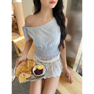 lace poppy top - aishaabkk เสื้อปาดไหล่ลายลูกไม้