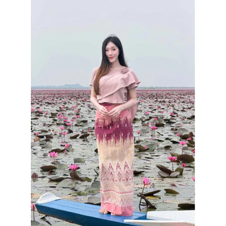 TANTANOD-รหัสTL23 ชุดเซตผ้าไทย เสื้อสไบปักดอกกุหลาบ กระโปรงผ่าหลัง(ผ้าฝ้ายพิมพ์ลาย)