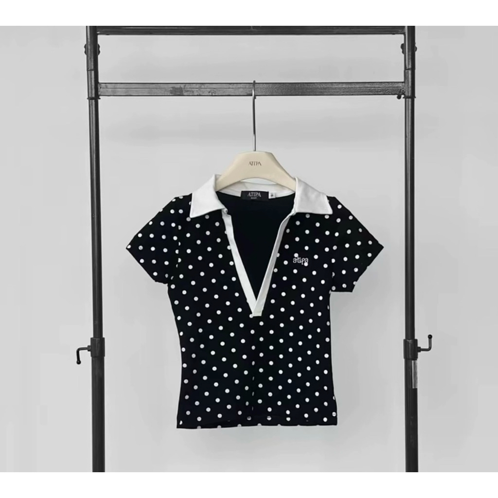 Atip เสื้อโปโลคอวีลายจุด ผ้าคอตตอน ไซส์s ยืดเยอะ