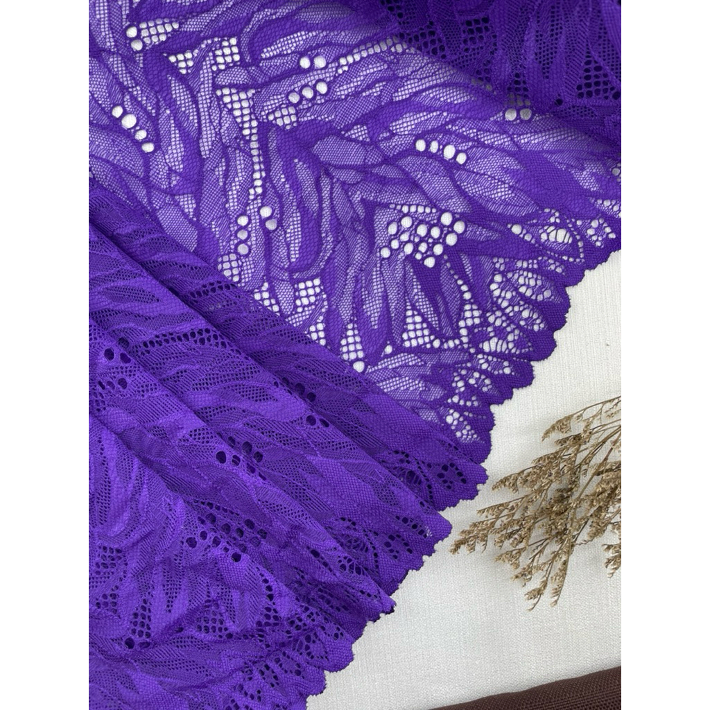 🔮ลูกไม้สีม่วง ผ้ายืด นิ่ม สองริม กว้าง 10 นิ้ว เมตรละ 25 บาท