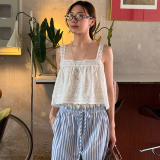 𝗣𝗮𝘀𝘁𝗲𝗹 𝗕𝗹𝘂𝗲 (𝟱𝟱𝟬.-/𝘀𝗲𝘁) ชุดเซตเสื้อสายเดี่ยวผ้าลูกไม้มาพร้อมกับกางเกงสีฟ้าพาสเทลลายทาง ช่วงเอวเป็นสายเชือกปรับได้ตามตัว