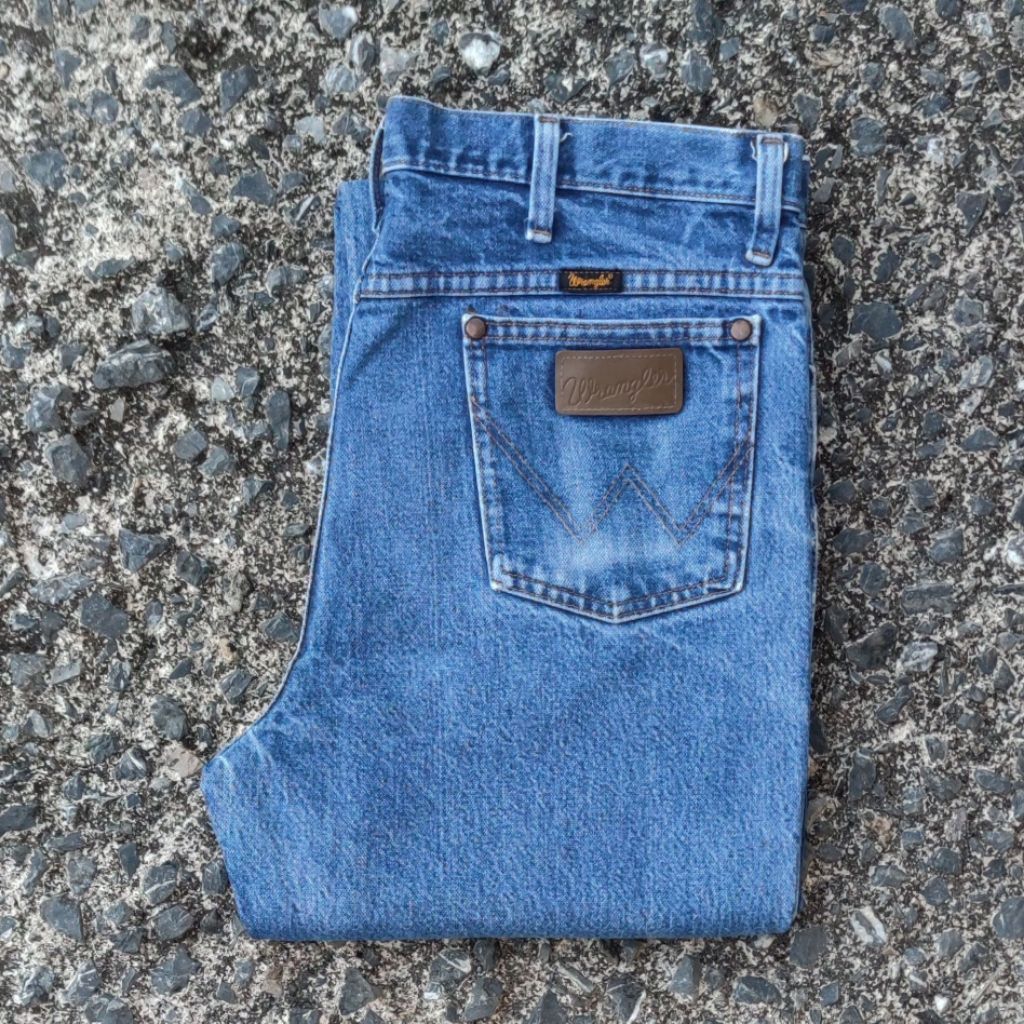 W37/35 กางเกงยีนส์มือสอง Wrangler รุ่น 936PWD เอววัดจริง 35.5" ยาวทั้งตัว 44.5" ปลายขา 8.3" ผลิต Mex