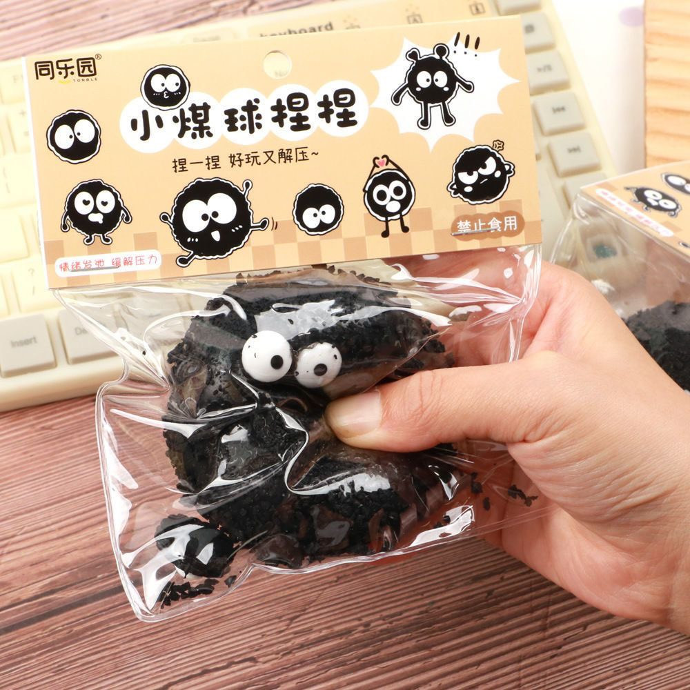 ส่งด่วน➰สกุชชี่ ดำดุ๊กดิ๊ก ของเล่นคลายเครียด เจ้าฝุ่น Susuwatari squishy Soot Sprite ซูซูวาตาริ 51013