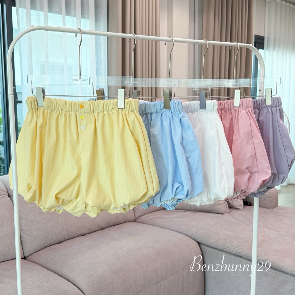 Benzbunny - Puffy Bloom Shorts กางเกงบอลลูนผ้าไนลอน แต่งกระดุมดอกไม้ไล่ระดับสีมีซับในทั้งตัวผ้าใส่สบายต้อนรับSummer#1049