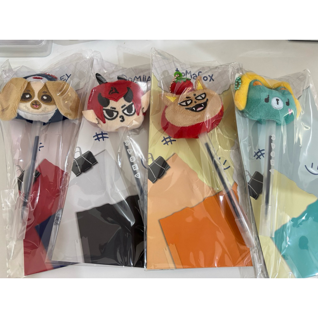 (พร้อมส่ง)FANDOM CHARACTER PLUS PEN TOPPER ปากกา GMMTV PERMPOON Domiia Wesley  TOMAFOX