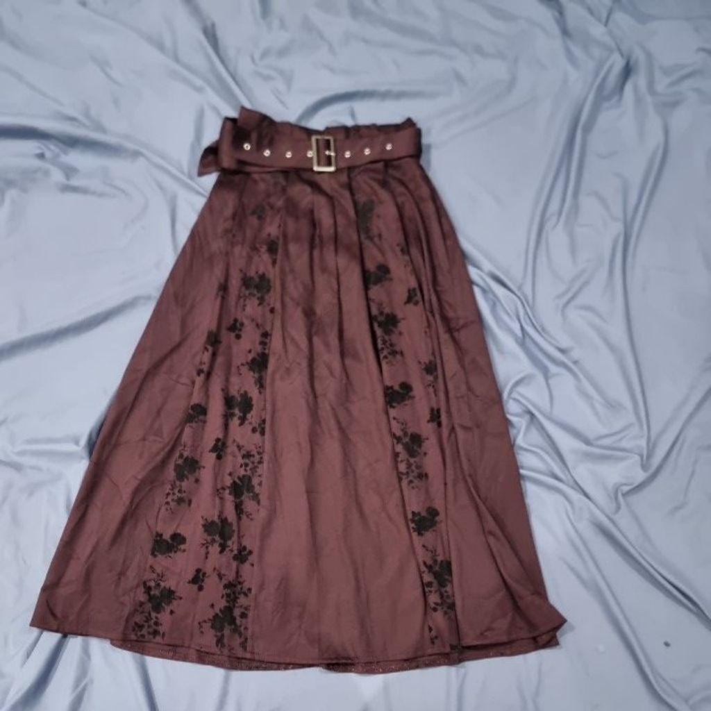 Axes Femme กระโปรงเอวจีบสีม่วงเข้มมีเข็มขัดงานสวย used