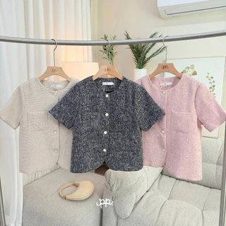 POI เสื้อทวิตคอกลมแต่งกระดุมขาว พรีเมี่ยมคลาสสิค C001D7