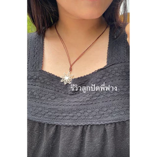 สร้อยคอเชือกเทียน พร้อมจี้ กรุณาเลือกสีเชือกด้วย ทางหมายเหตุหรือแชท ถ้าไม่ระบุจะสุ่มให้ค่ะ