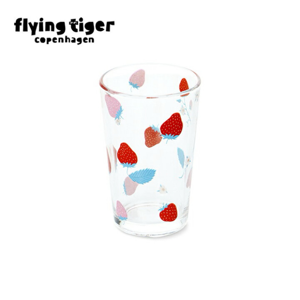 Flying Tiger Copenhagen แก้วใสลายสตรอว์เบอร์รี🍓