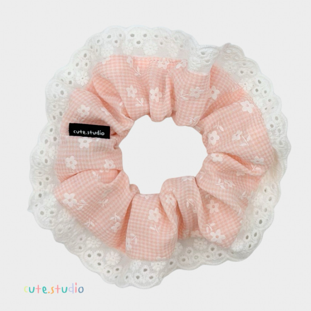 cute.studio•Bloom Season ยางมัดผมลายดอกไม้แต่งขอบลูกไม้ โพลีเอสเตอร์ผสมฝ้าย